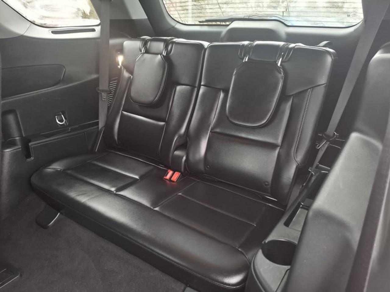 2024 Ford Explorer XLT | Leather | Heated Seats | CarPlay + Android | Rear Camera | and More ! Photo
