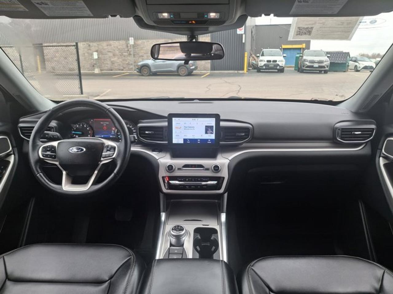 2024 Ford Explorer XLT | Leather | Heated Seats | CarPlay + Android | Rear Camera | and More ! Photo