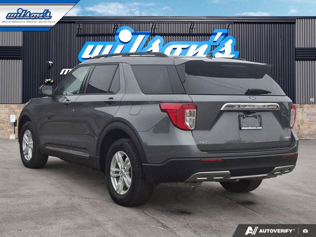 2024 Ford Explorer XLT | Leather | Heated Seats | CarPlay + Android | Rear Camera | and More ! Photo