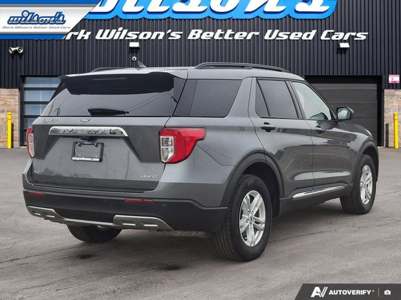 2024 Ford Explorer XLT | Leather | Heated Seats | CarPlay + Android | Rear Camera | and More ! Photo