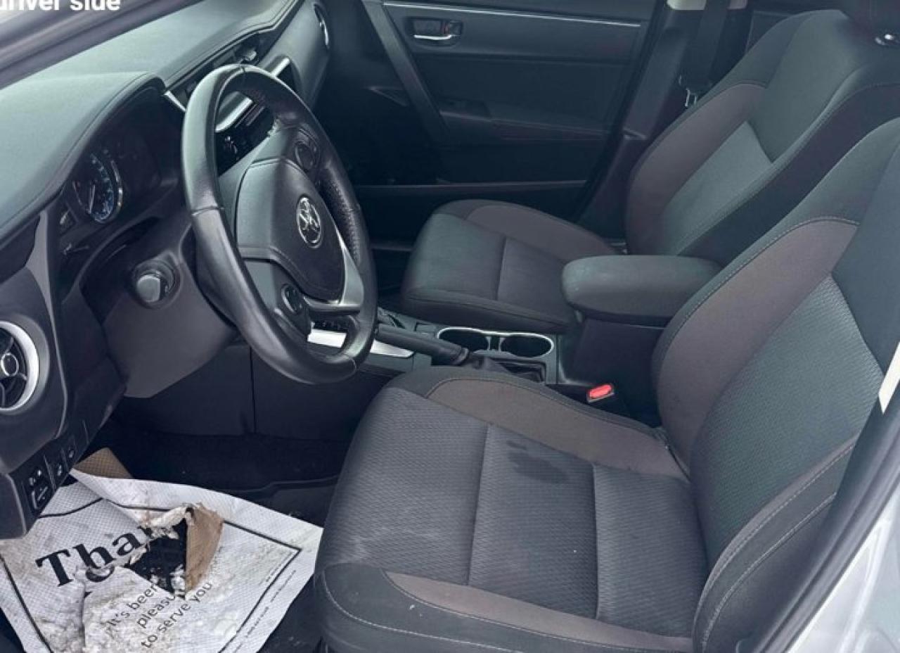 2018 Toyota Corolla LE | Sunroof | Heated Seats | Alloy Wheels | Rear Camera | Bluetooth | and More ! Photo