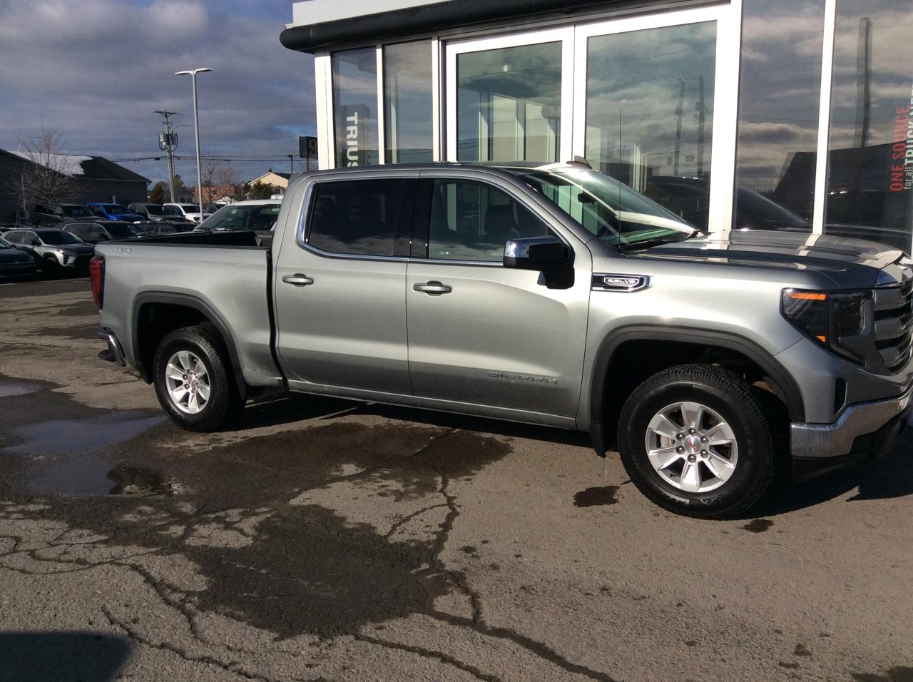 2024 GMC Sierra 1500 SLE