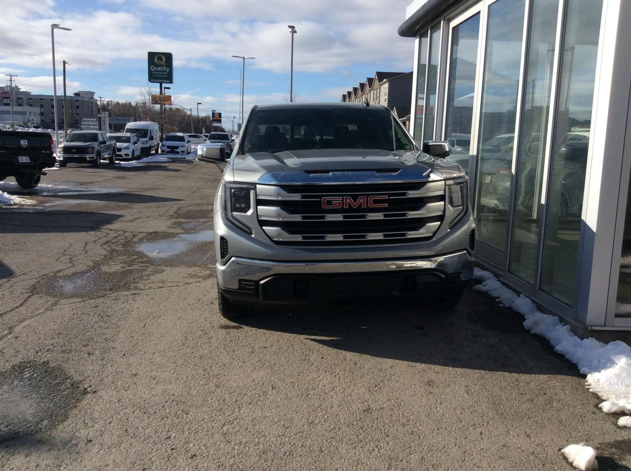 2024 GMC Sierra 1500 SLE Photo