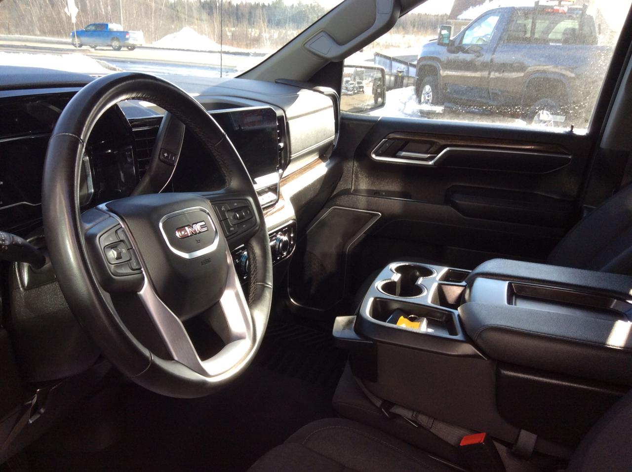 2024 GMC Sierra 1500 SLE Photo