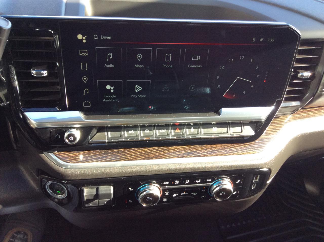 2024 GMC Sierra 1500 SLE Photo