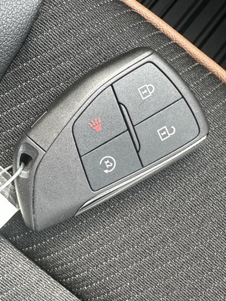 13656098