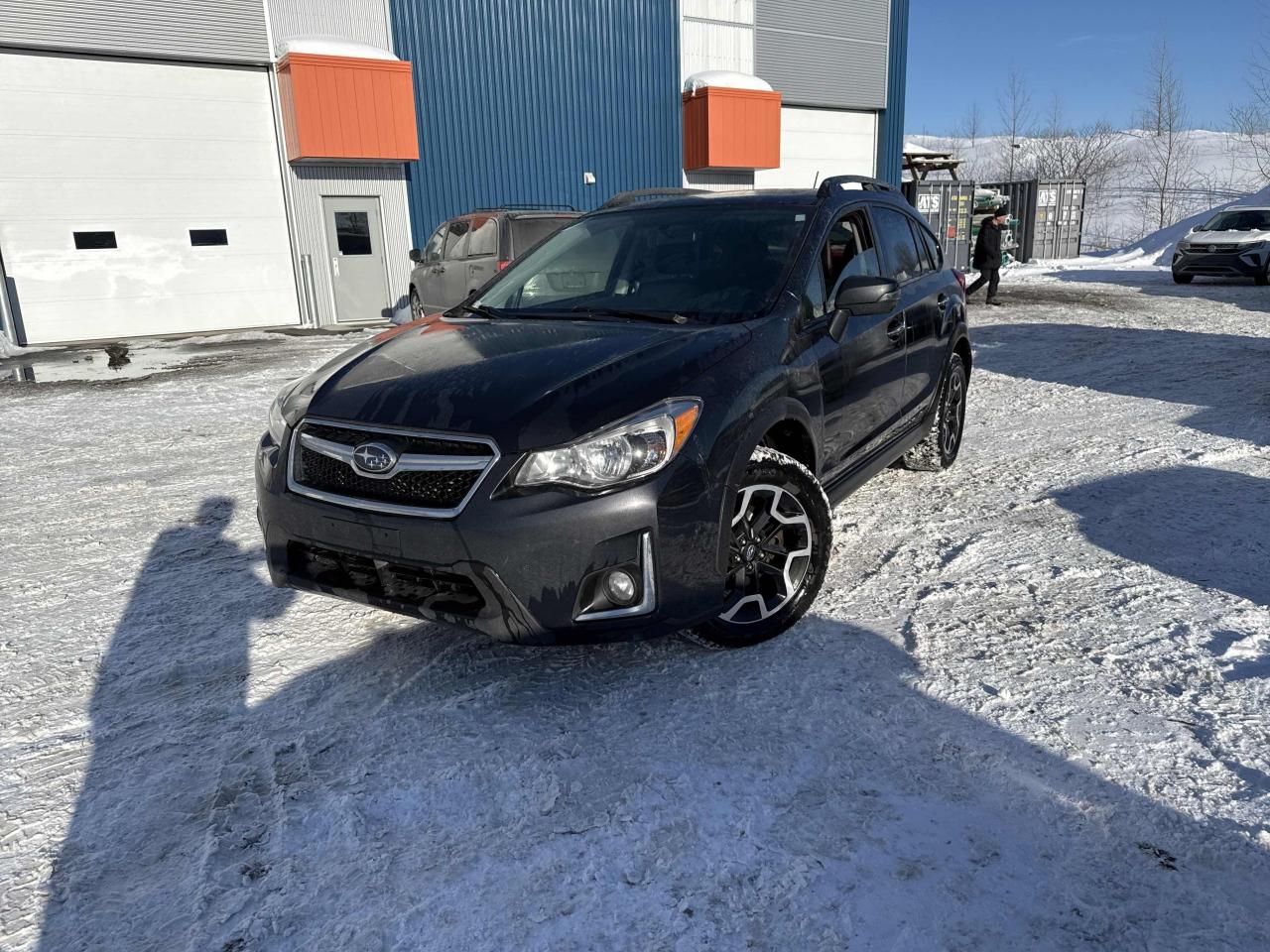 2016 Subaru Crosstrek 2.0i Limited Tech Pkg, AWD, LEATHER, SUNROOF, NAV! Photo