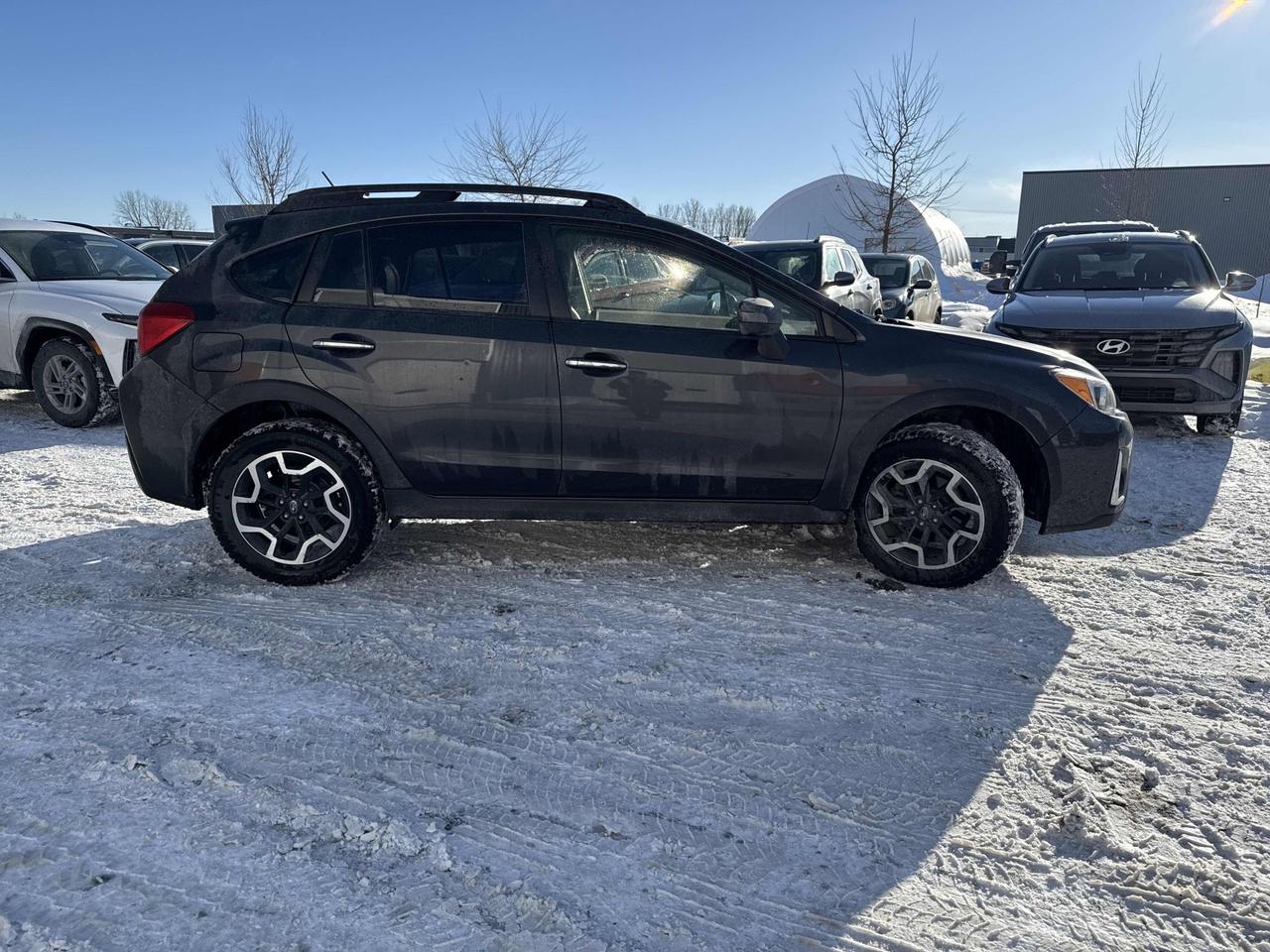 2016 Subaru Crosstrek 2.0i Limited Tech Pkg, AWD, LEATHER, SUNROOF, NAV! Photo9