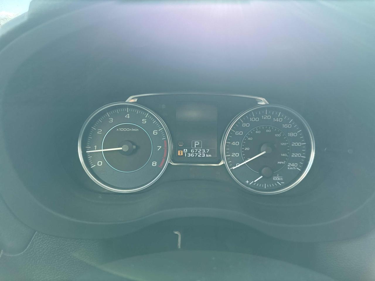 2016 Subaru Crosstrek 2.0i Limited Tech Pkg, AWD, LEATHER, SUNROOF, NAV! Photo