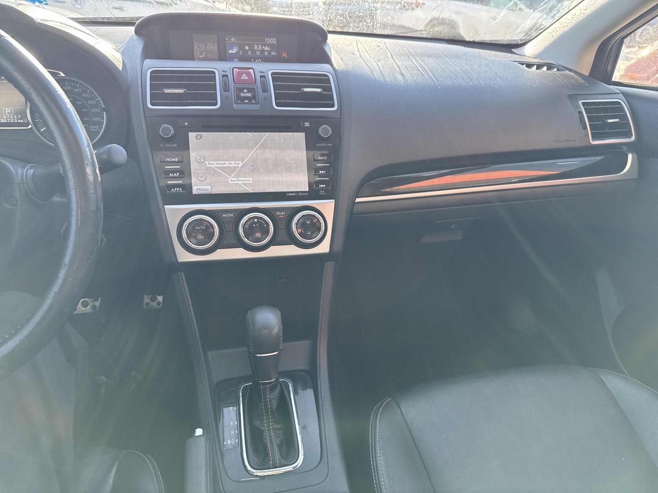 2016 Subaru Crosstrek 2.0i Limited Tech Pkg, AWD, LEATHER, SUNROOF, NAV! Photo14