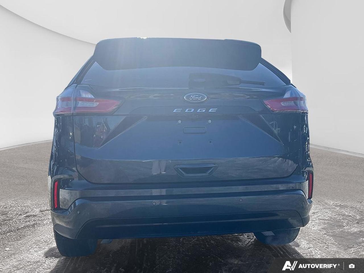 2022 Ford Edge  Photo4