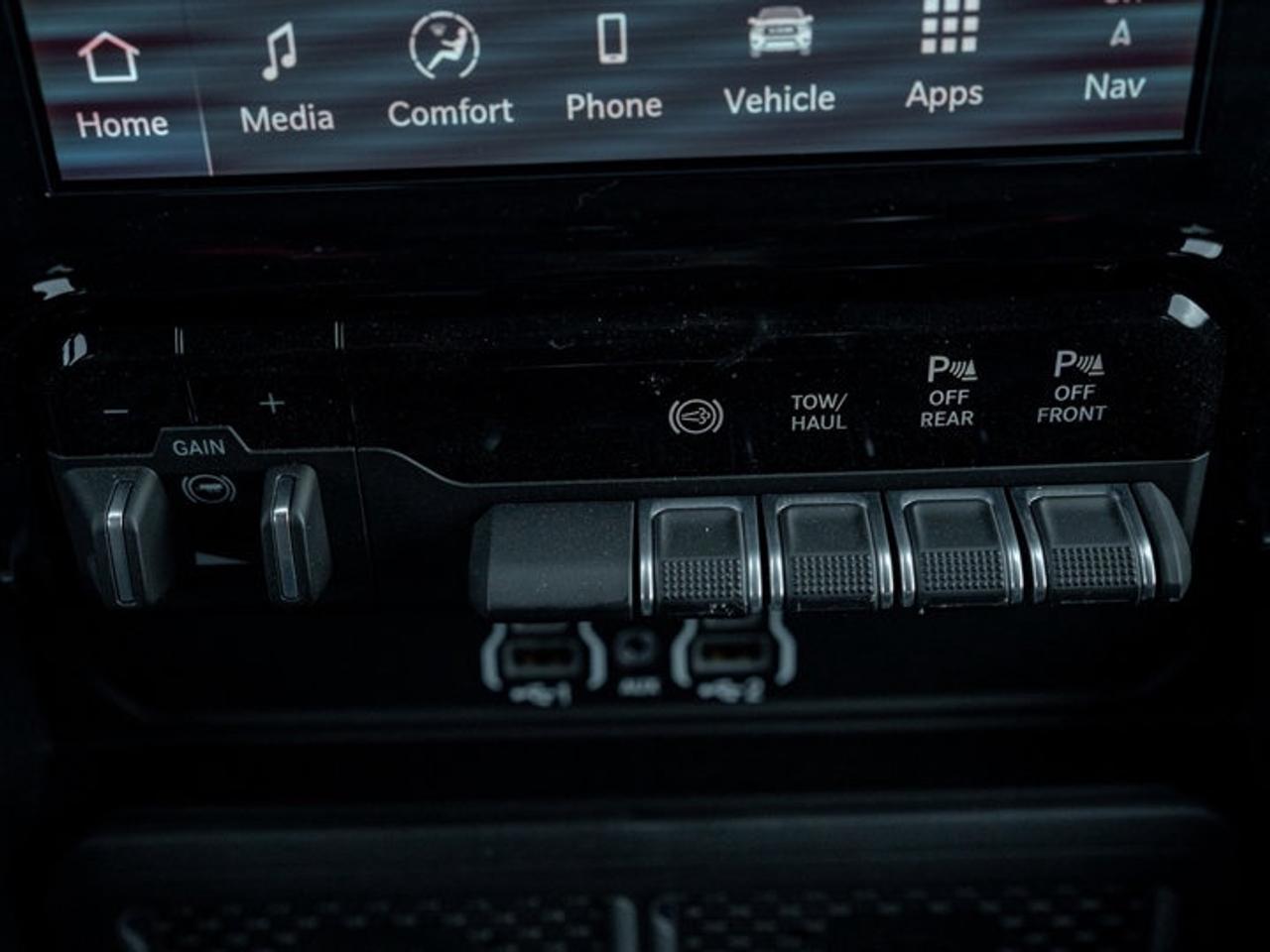 2026 RAM 3500 Big Horn Photo