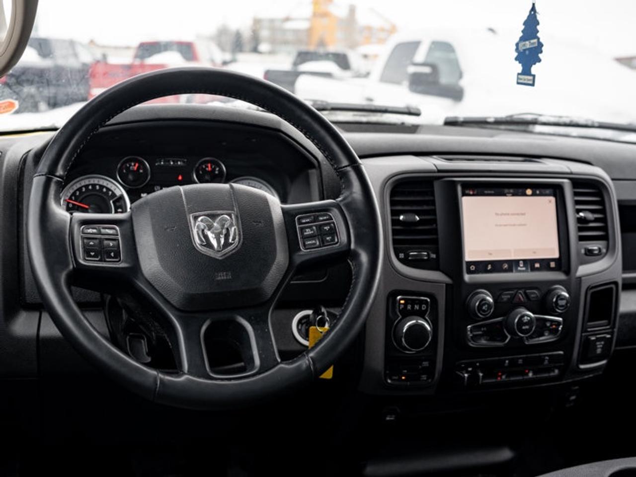 2023 RAM 1500 Classic EXPRESS Photo2