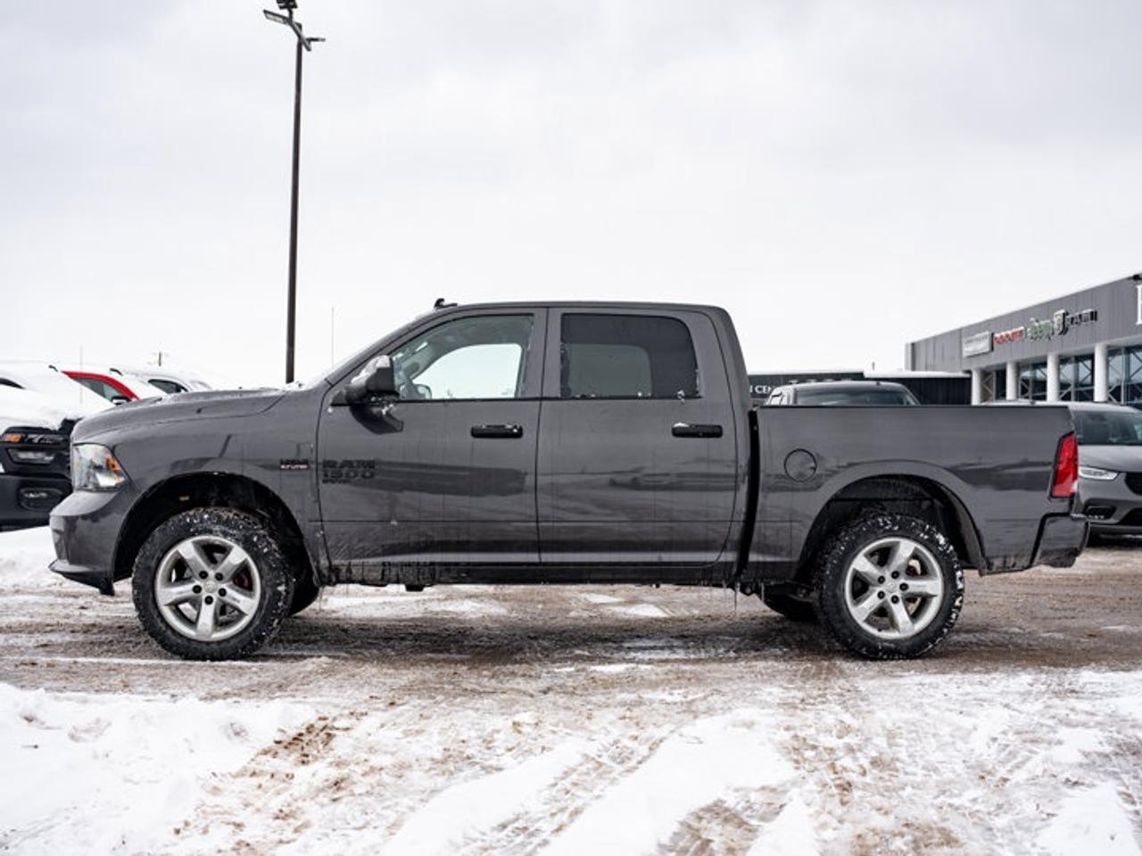 2023 RAM 1500 Classic EXPRESS Photo4