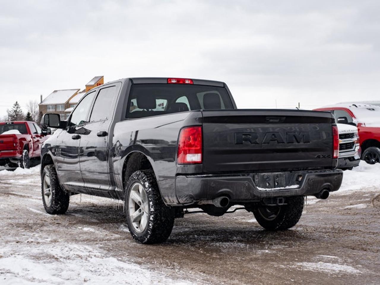 2023 RAM 1500 Classic EXPRESS Photo