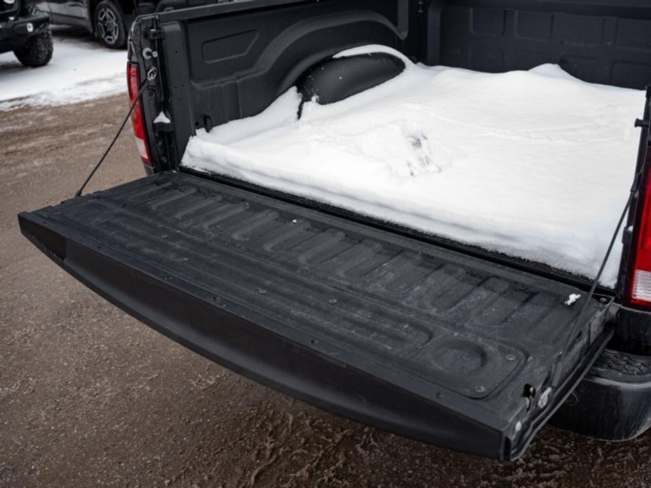 2023 RAM 1500 Classic EXPRESS Photo