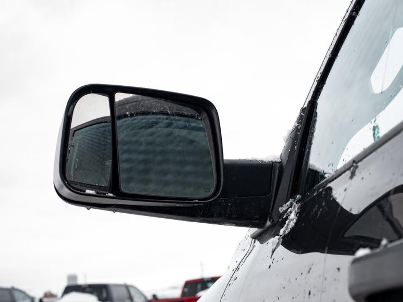 2023 RAM 1500 Classic EXPRESS Photo