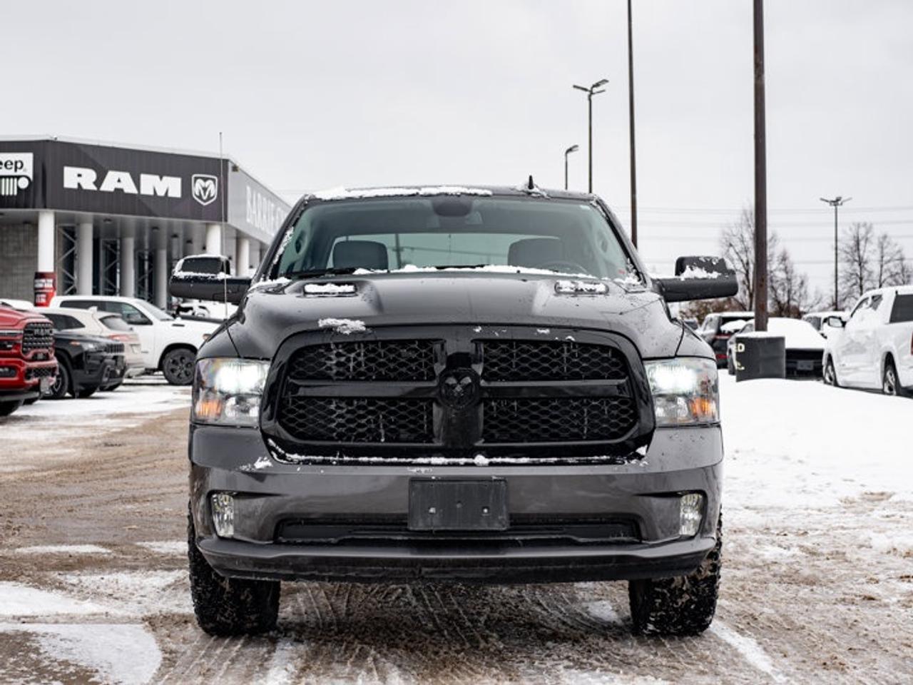 2023 RAM 1500 Classic EXPRESS Photo