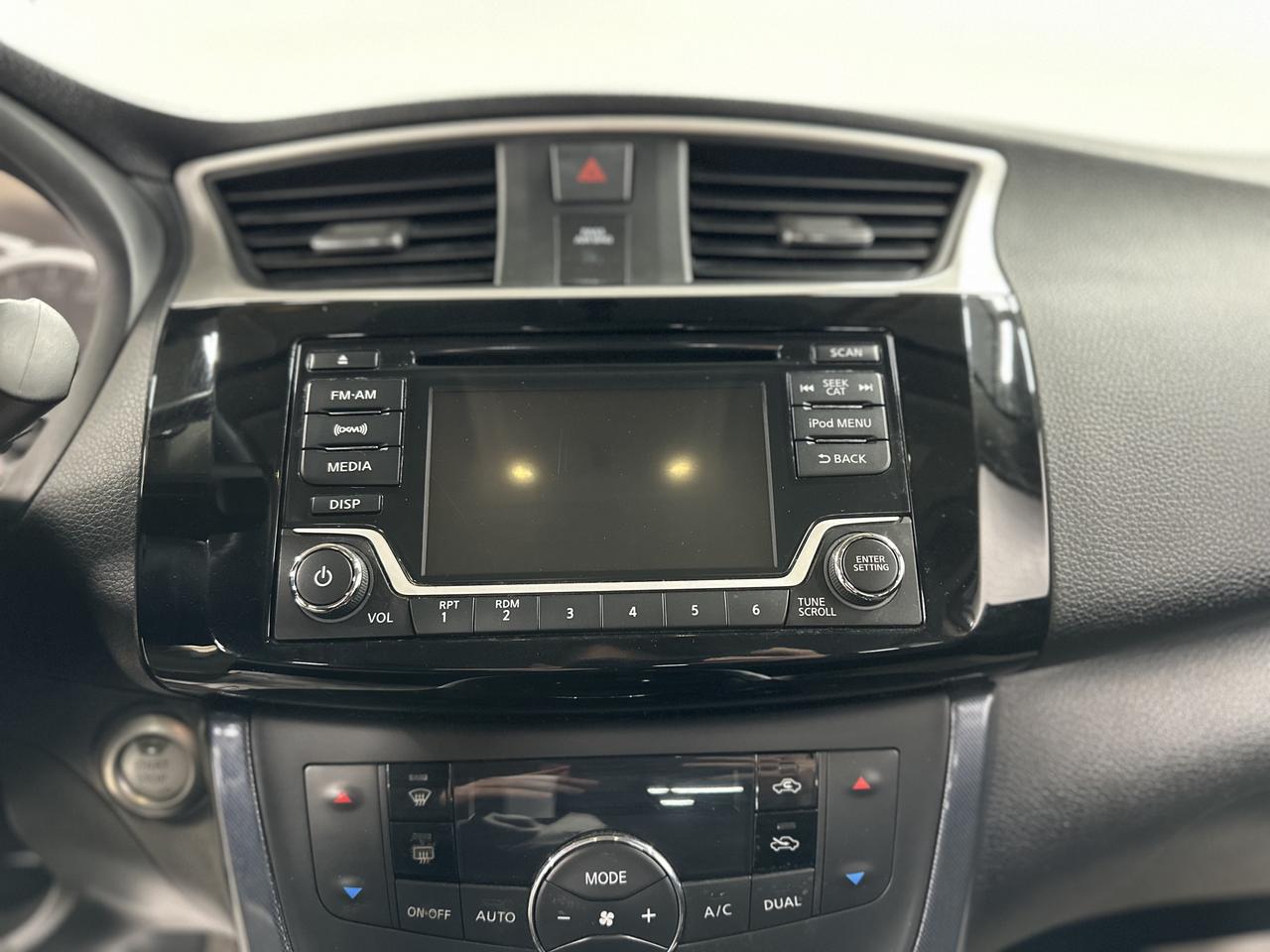 2018 Nissan Sentra SR Turbo | MANUAL | CLEAN CARFAX | SUNROOF Photo15