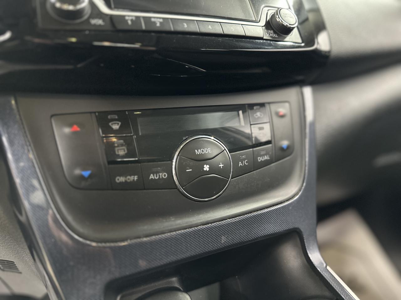 2018 Nissan Sentra SR Turbo | MANUAL | CLEAN CARFAX | SUNROOF Photo16