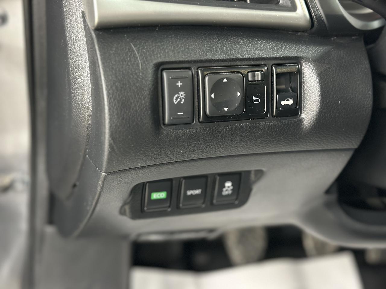 2018 Nissan Sentra SR Turbo | MANUAL | CLEAN CARFAX | SUNROOF Photo19