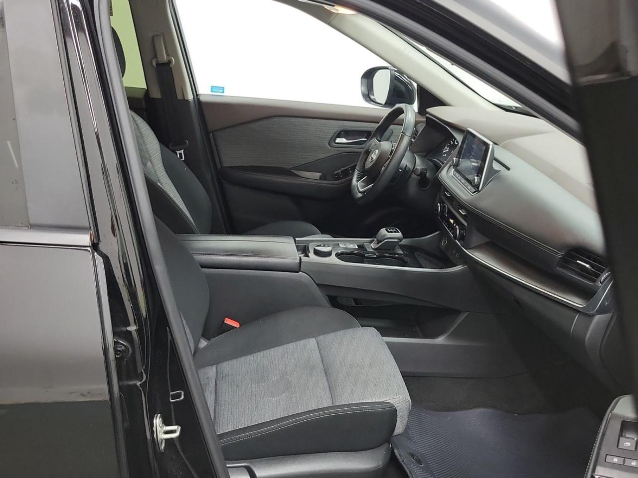 2023 Nissan Rogue SV MOONROOF Photo