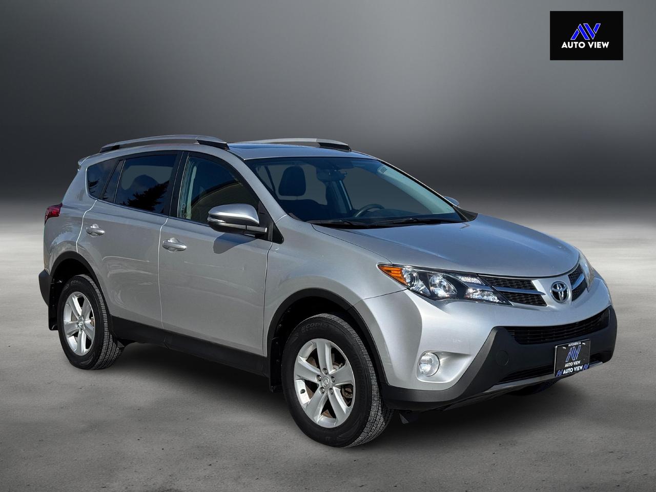 2014 Toyota RAV4 XLE **DEALER SERVICED** Photo3