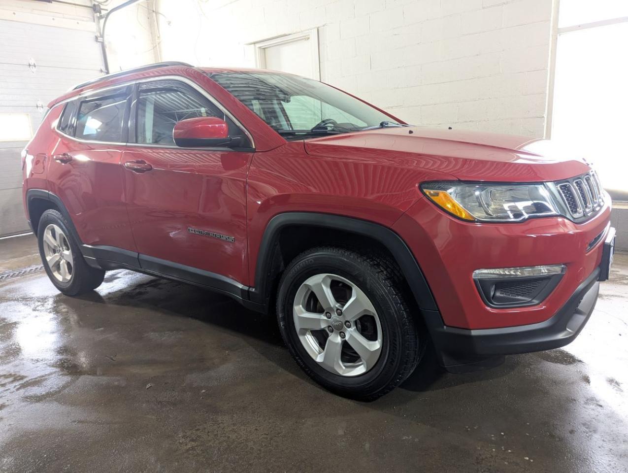 2018 Jeep Compass North LATITUDE WITH LEATHER!! Photo1
