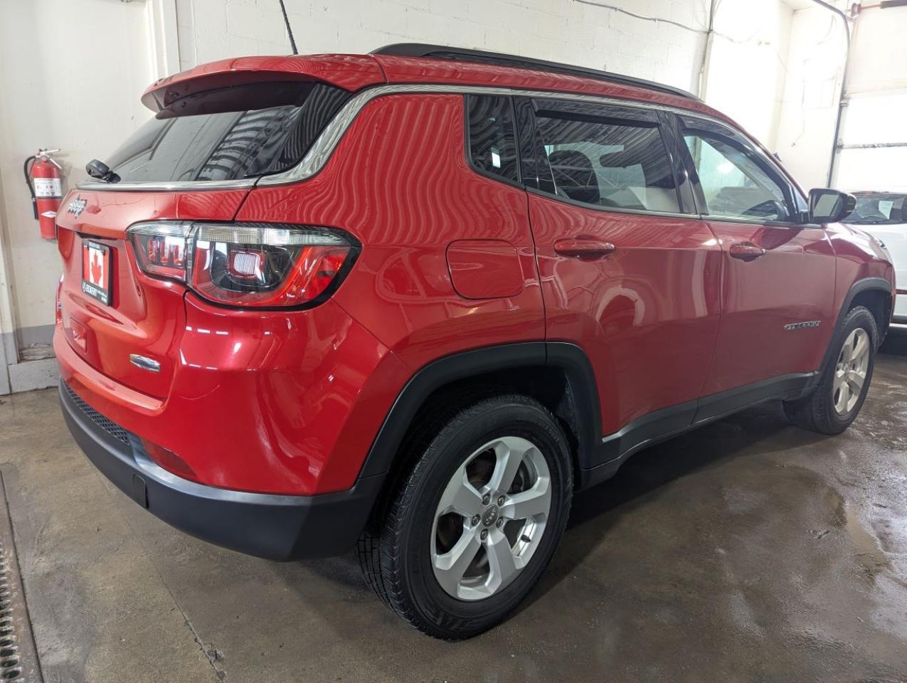 2018 Jeep Compass North LATITUDE WITH LEATHER!! Photo