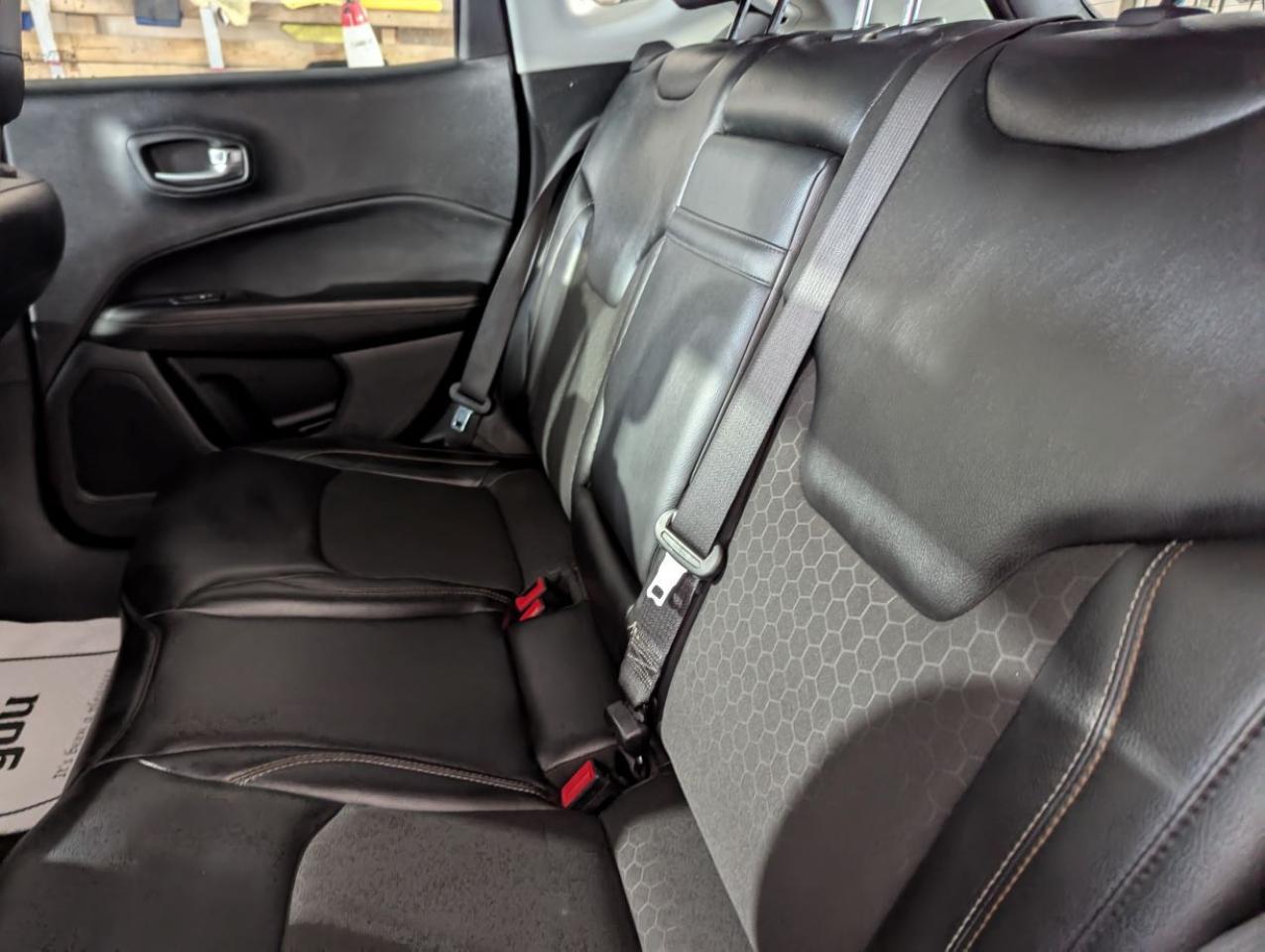 2018 Jeep Compass North LATITUDE WITH LEATHER!! Photo