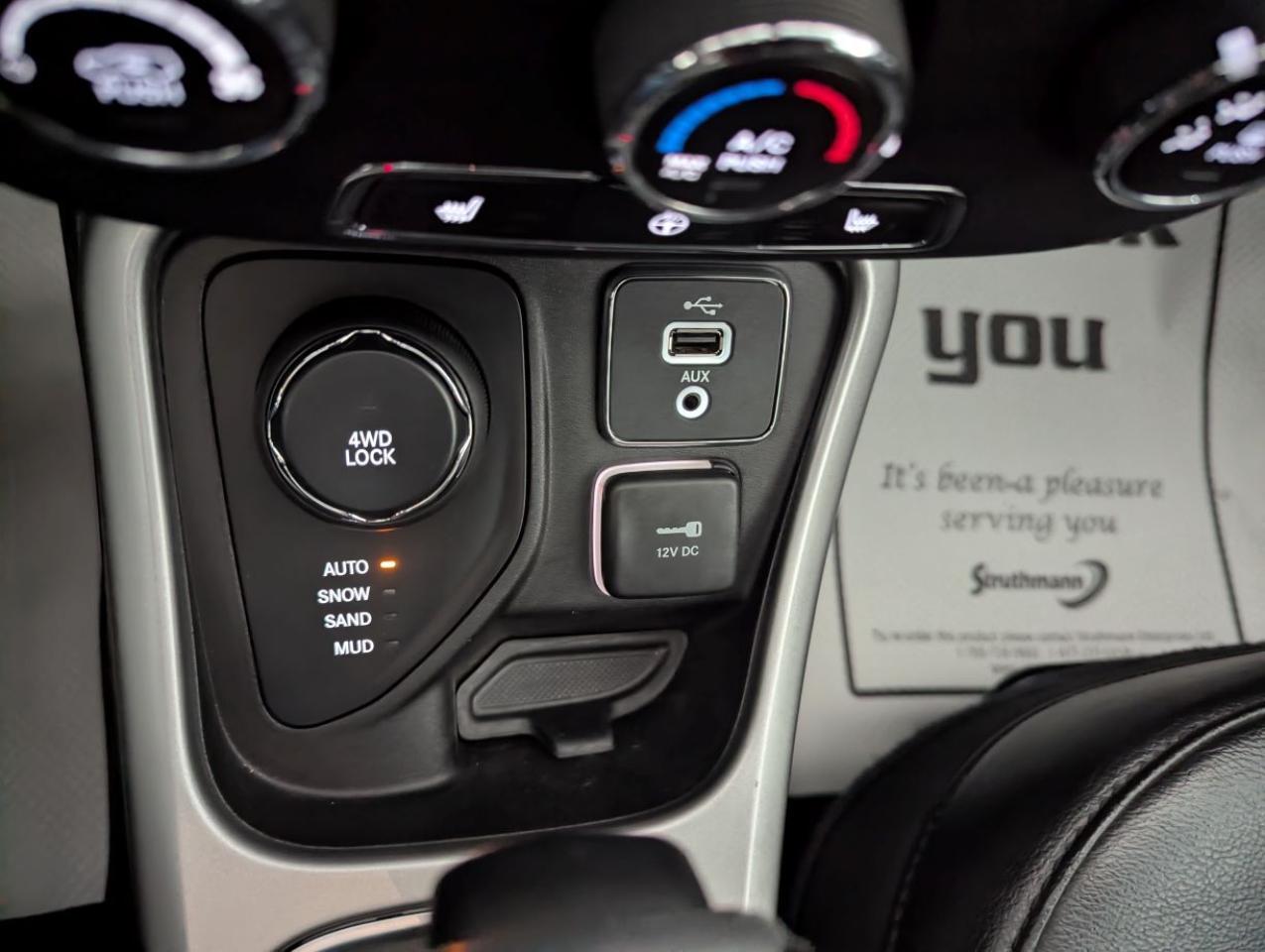 2018 Jeep Compass North LATITUDE WITH LEATHER!! Photo