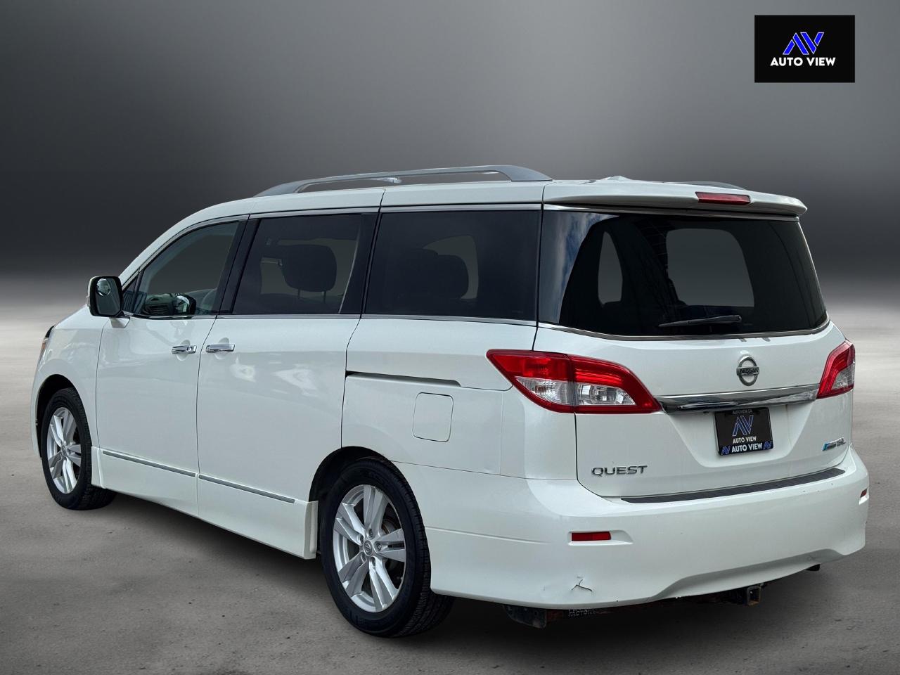 2012 Nissan Quest SL **LOW KM FOR YEAR** Photo