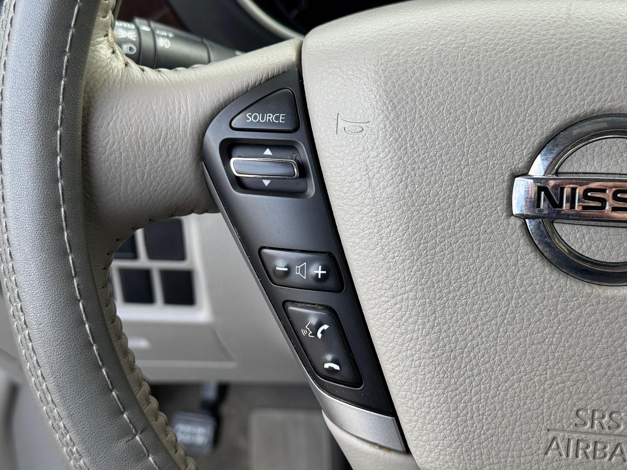 2012 Nissan Quest SL **LOW KM FOR YEAR** Photo