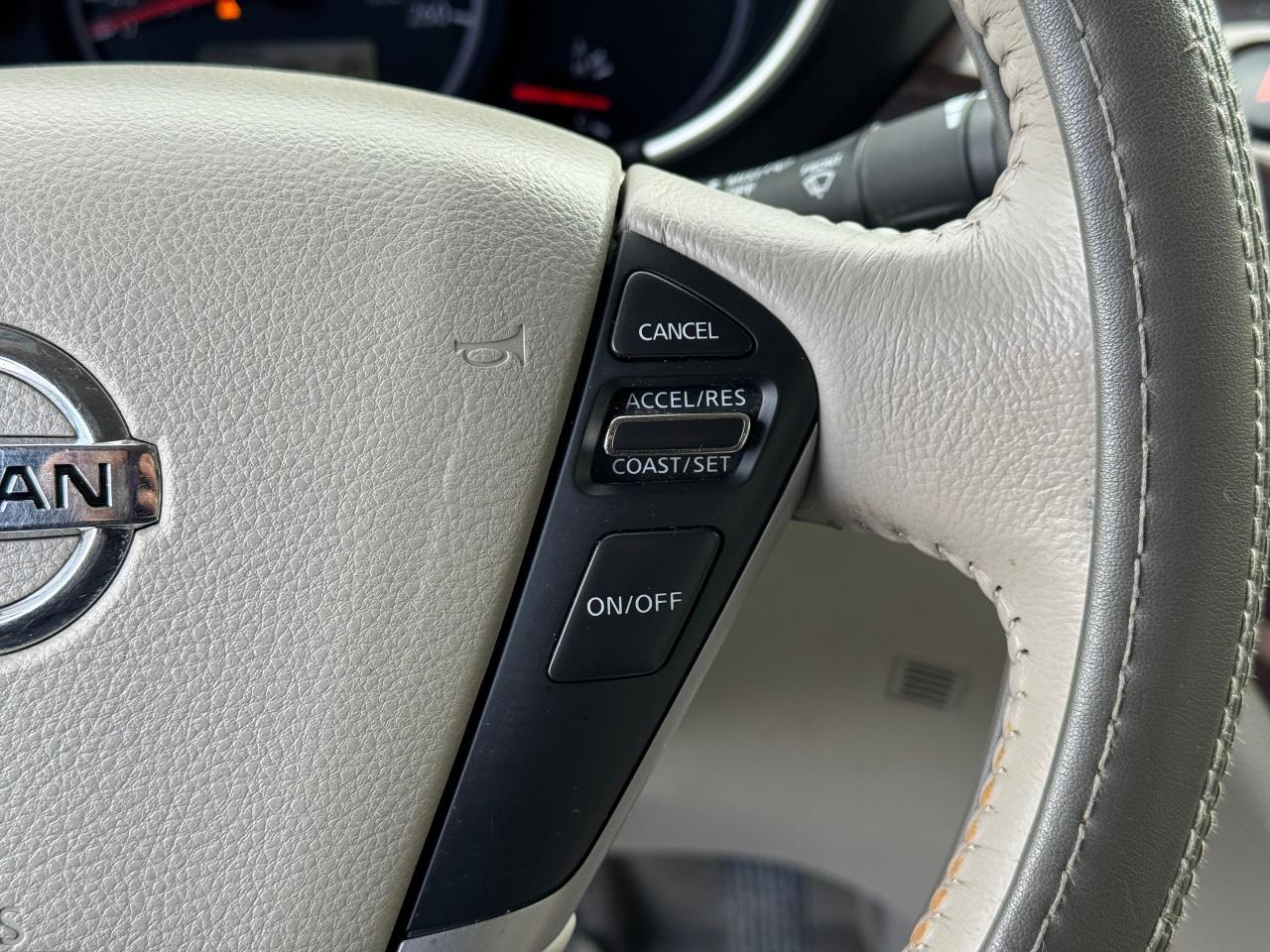 2012 Nissan Quest SL **LOW KM FOR YEAR** Photo