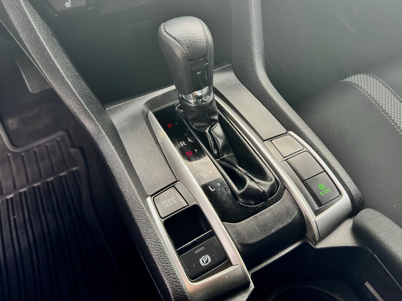 2019 Honda Civic FINANCING AVAILABLE Photo12