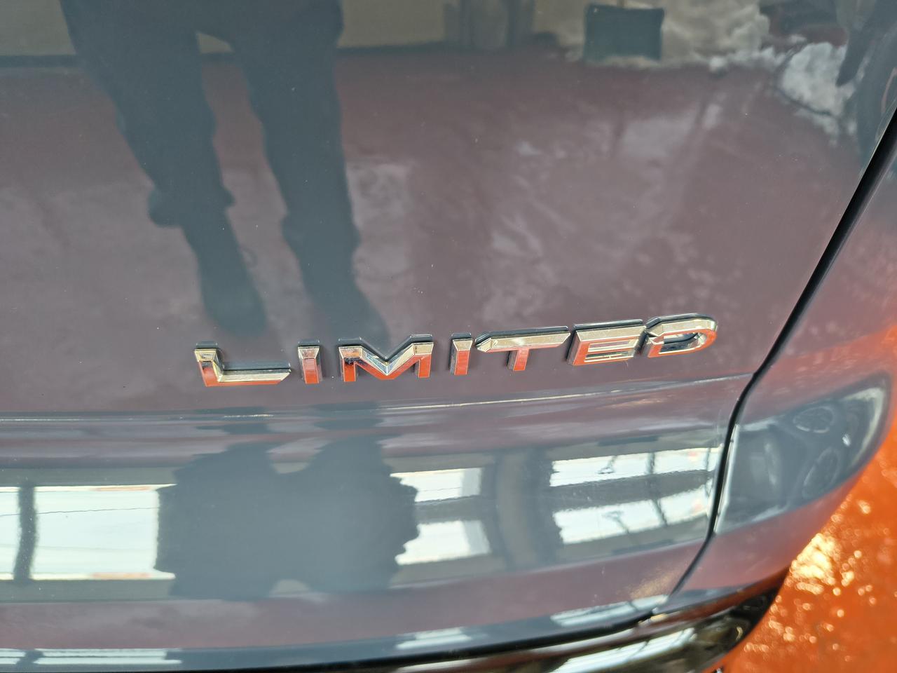 2025 Toyota Crown Signia Limited Photo0