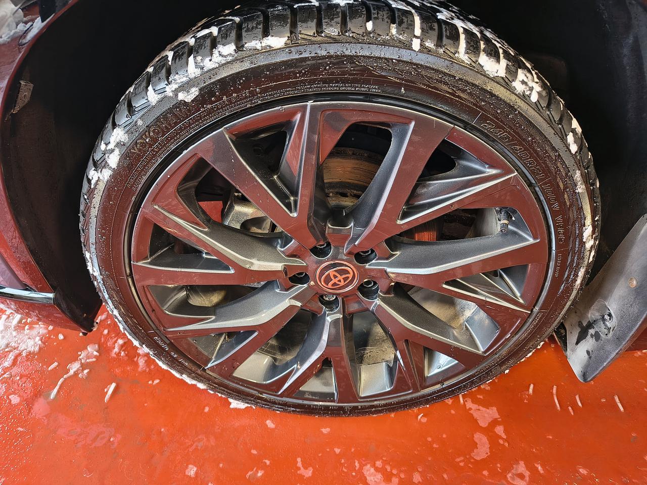 2025 Toyota Crown Signia Limited Photo0