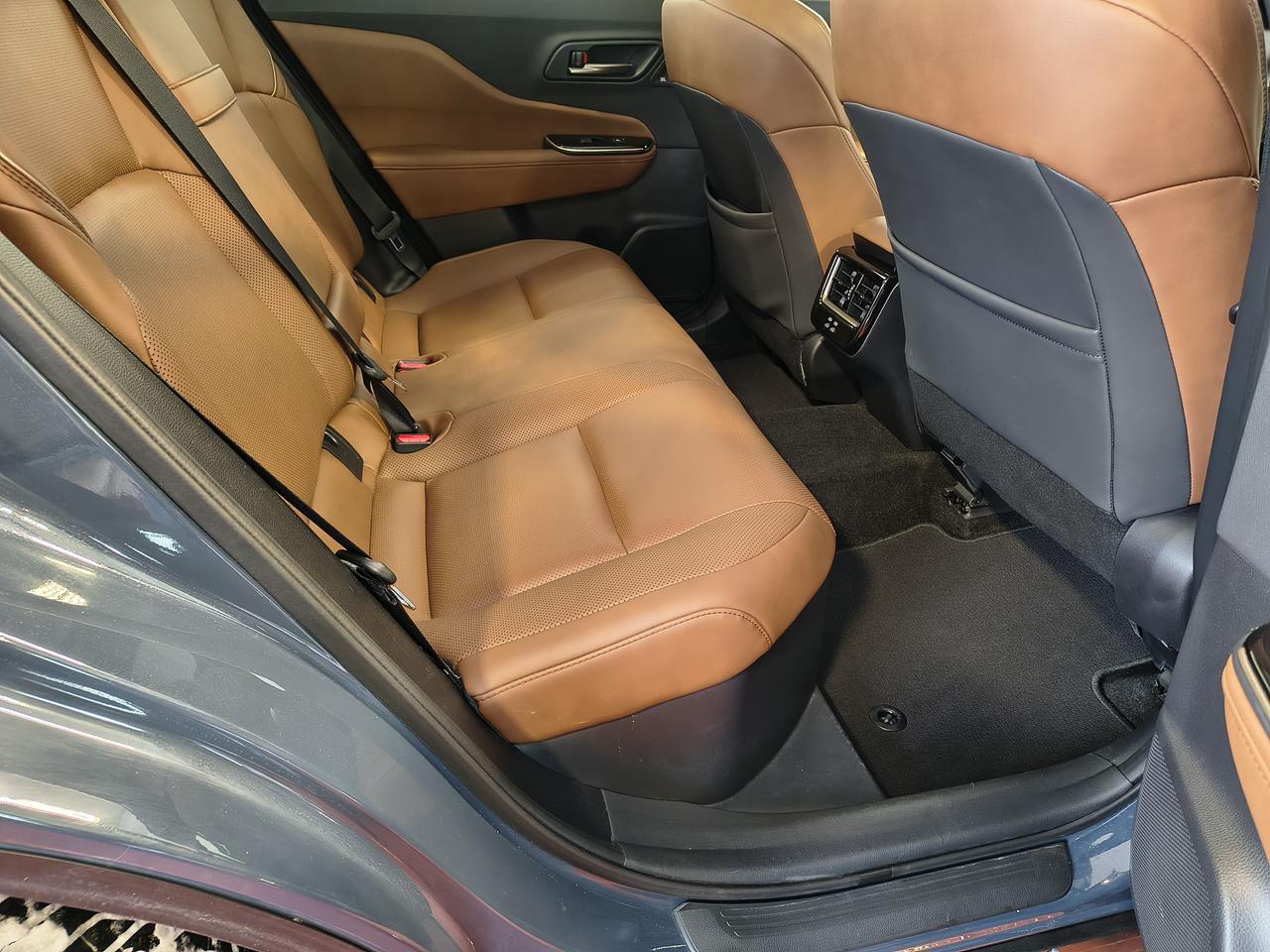 2025 Toyota Crown Signia Limited Photo0