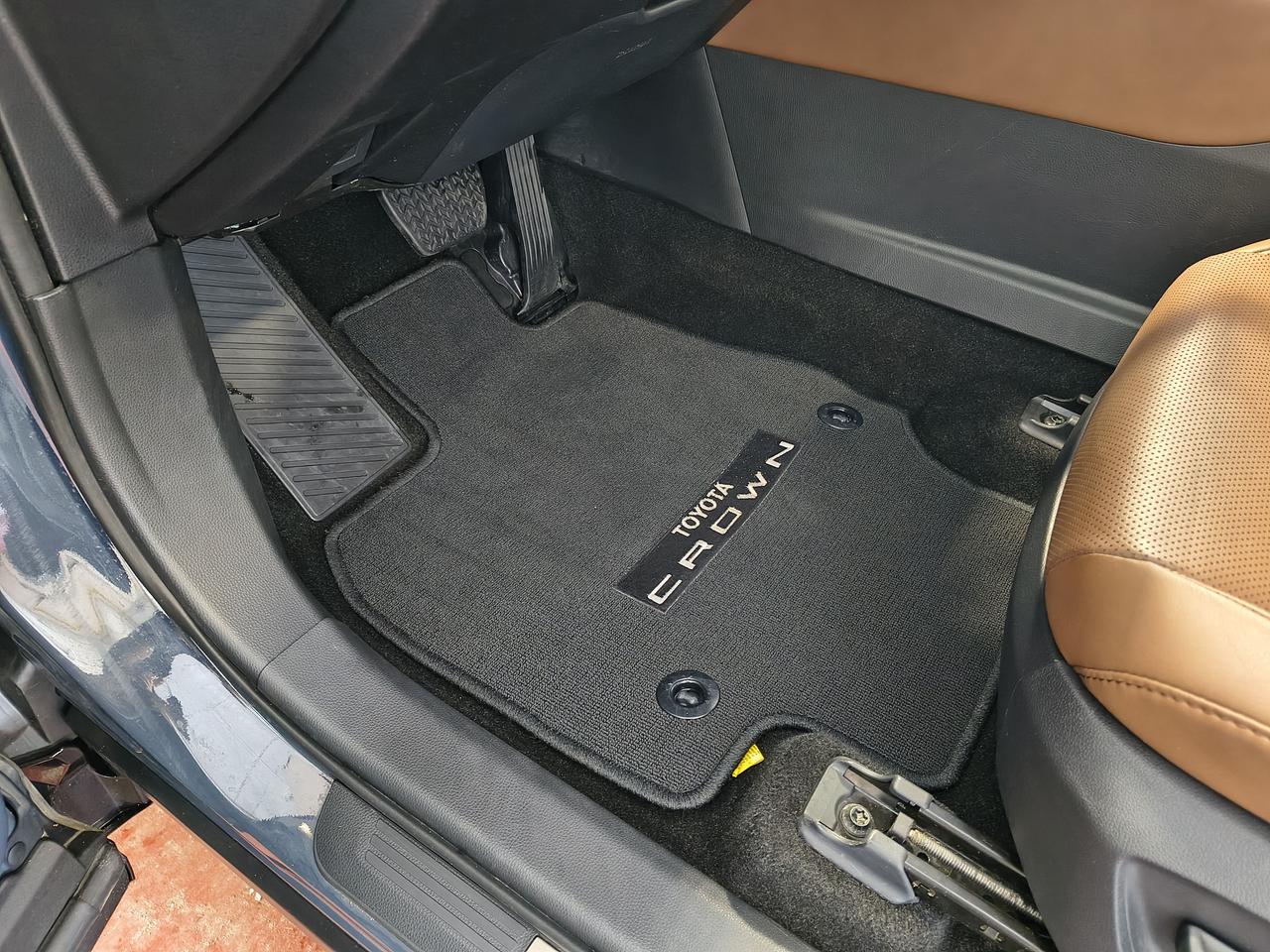 2025 Toyota Crown Signia Limited Photo0