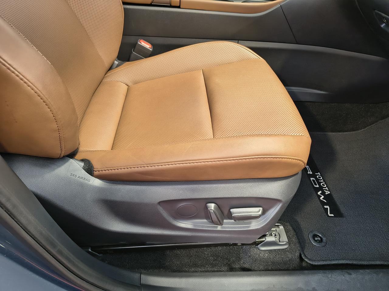 2025 Toyota Crown Signia Limited Photo0