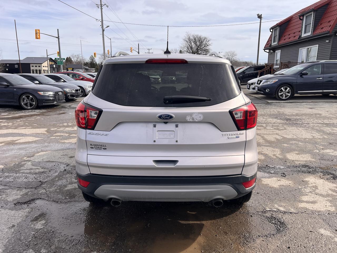 2019 Ford Escape Titanium Photo3