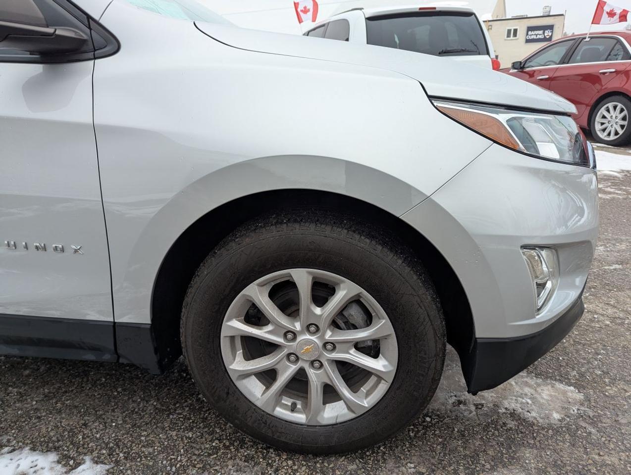 2021 Chevrolet Equinox LS WITH APPLE CARPLAY!! Photo