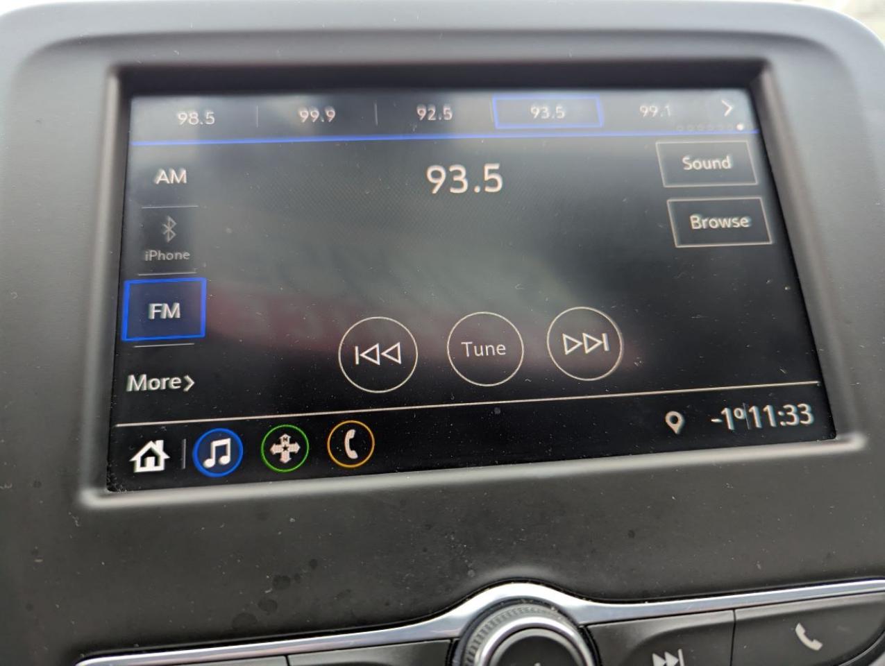 2021 Chevrolet Equinox LS WITH APPLE CARPLAY!! Photo