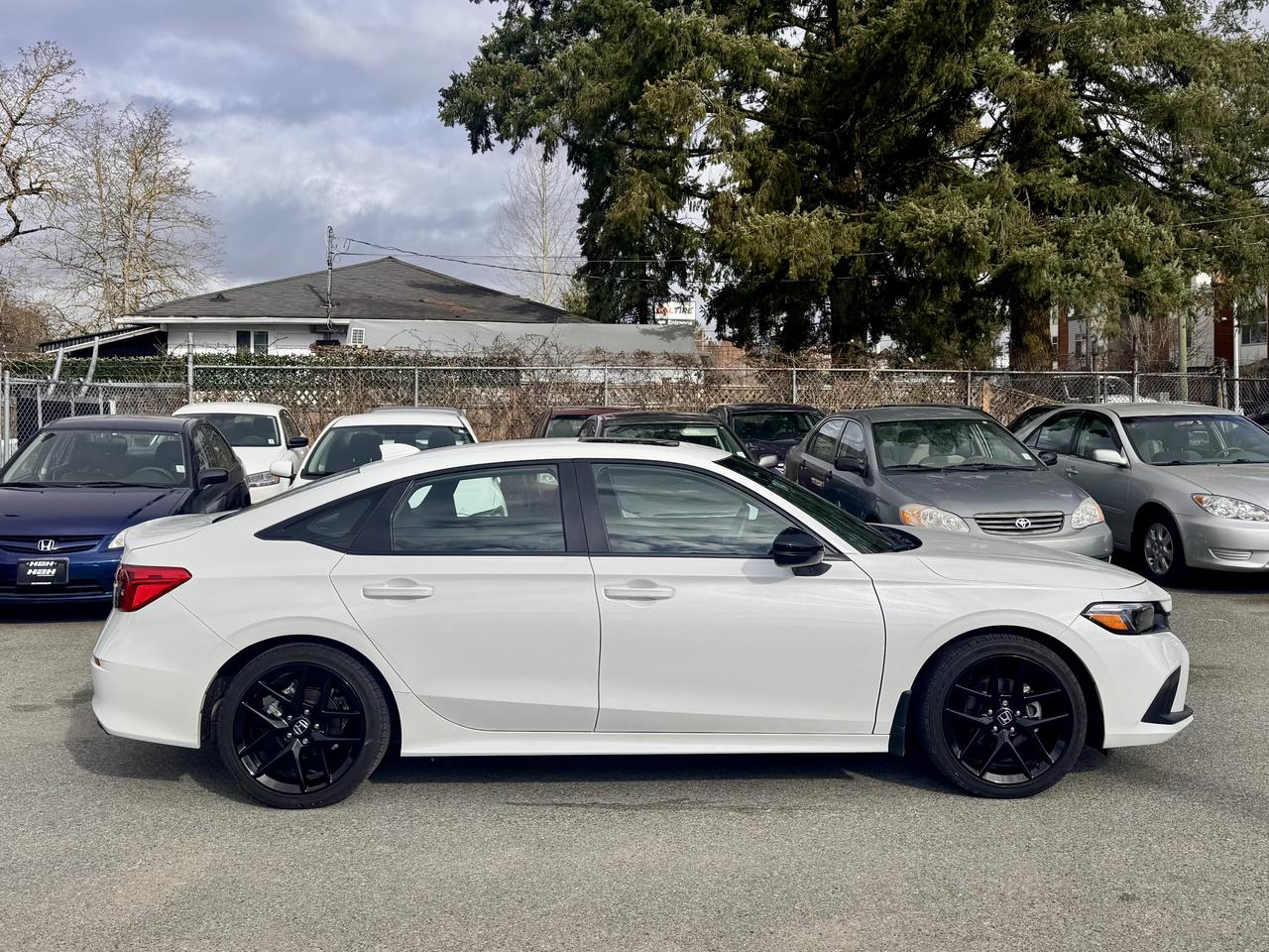 2024 Honda Civic FINANCING AVAILABLE Photo4