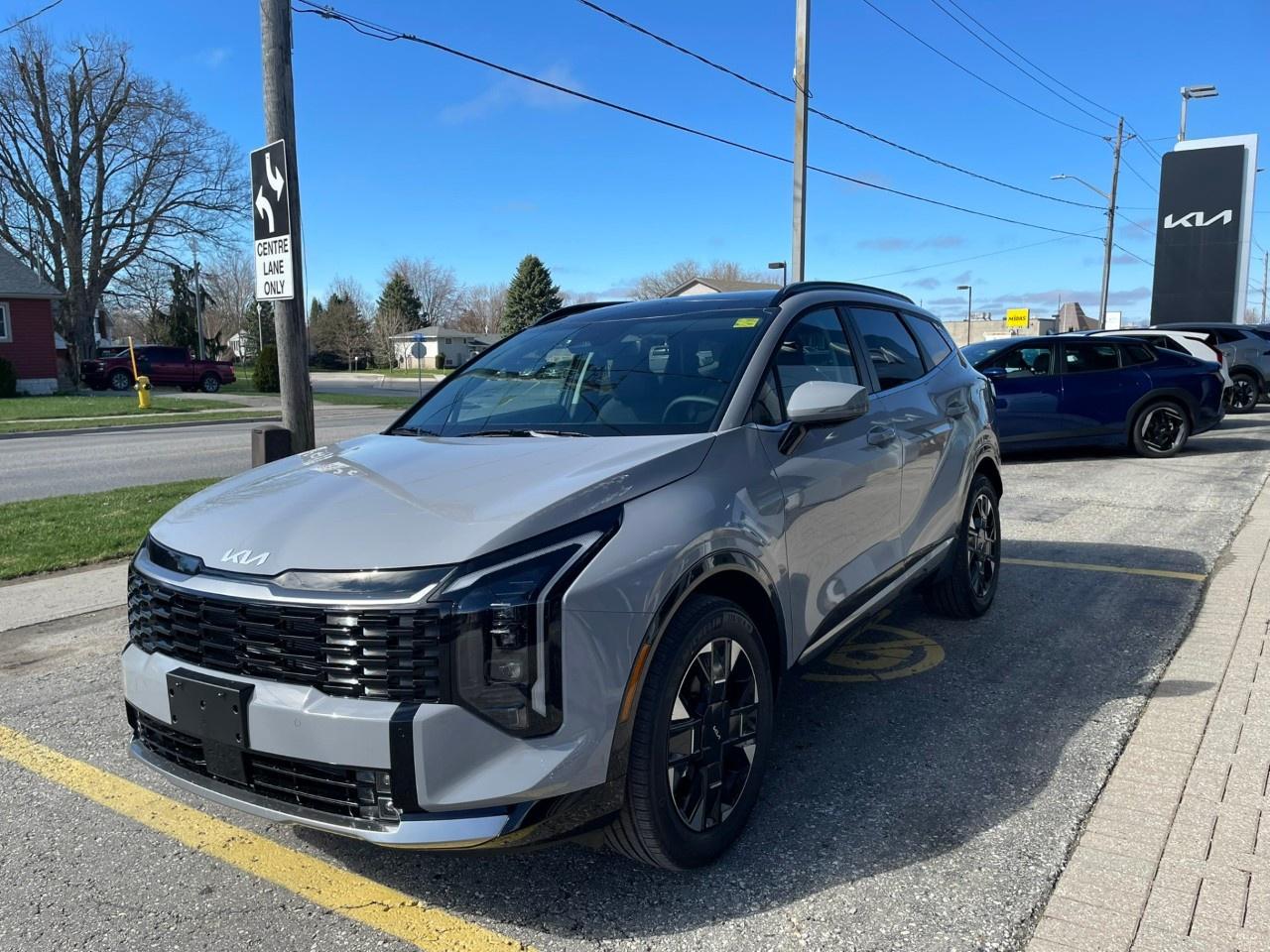 2026 Kia Sportage EX Premium AWD w/Black Interior Photo3