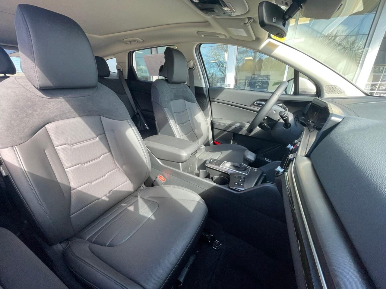 2026 Kia Sportage EX Premium AWD w/Black Interior Photo