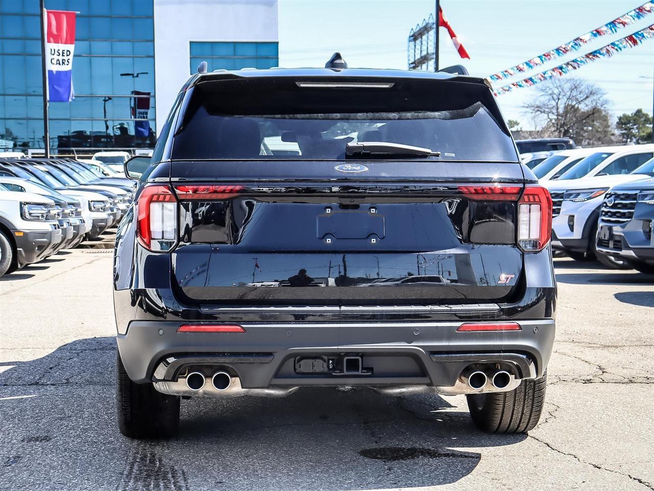 2026 Ford Explorer ST Photo3