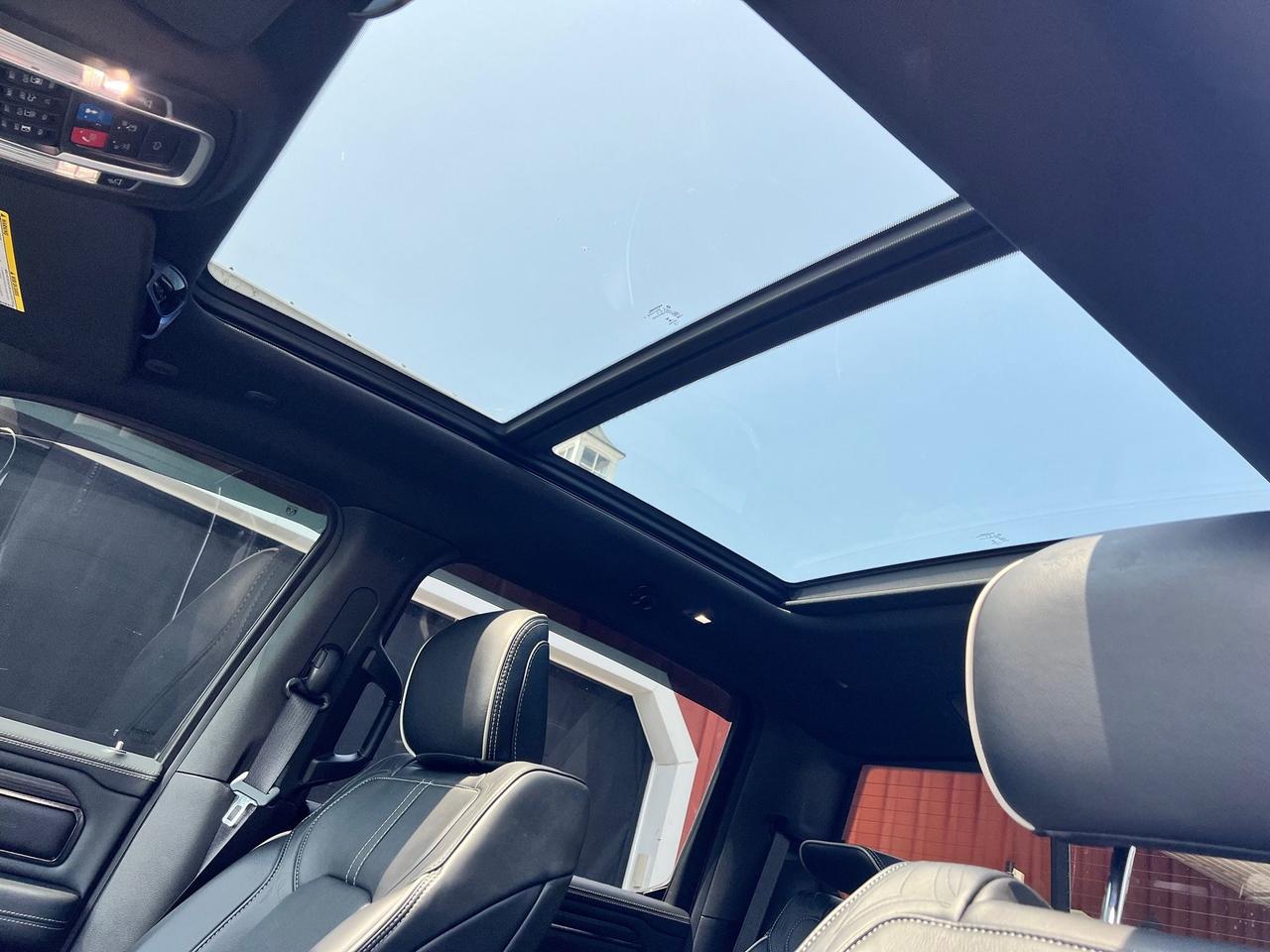 2022 RAM 1500 Limited 4x4 Crew Cab 5'7" Box Photo