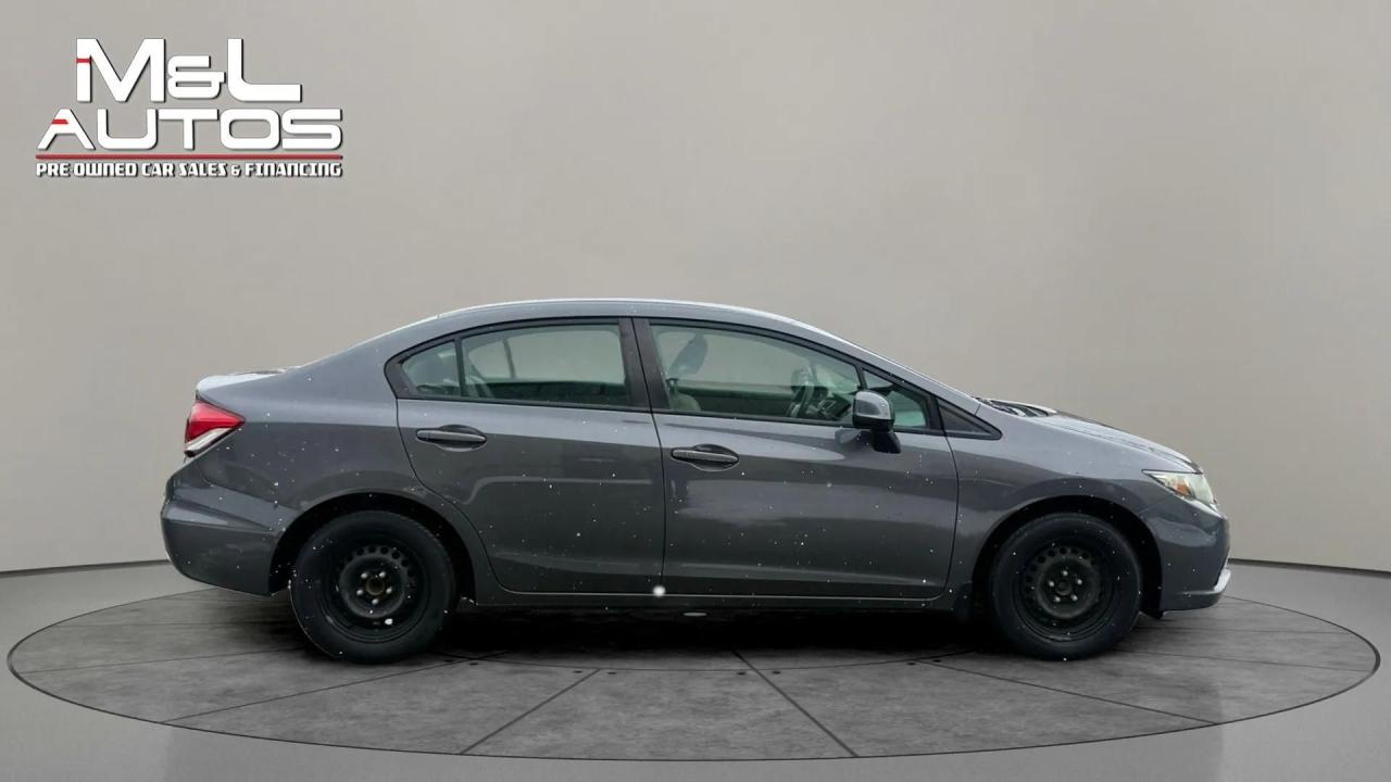 2013 Honda Civic 4dr Auto LX Photo3