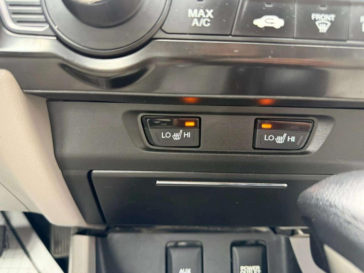 2013 Honda Civic 4dr Auto LX Photo